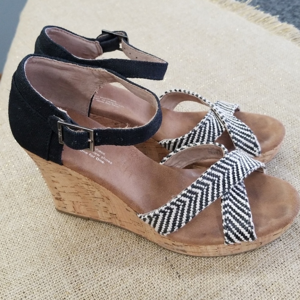 Tom's sandals